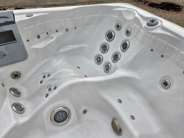 Sunrise 6 persoons jacuzzi en buitenspa - afbeelding 16 van  28