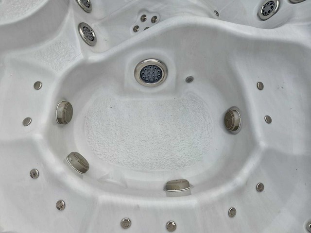 Sunrise 6 persoons jacuzzi en buitenspa - afbeelding 19 van  28