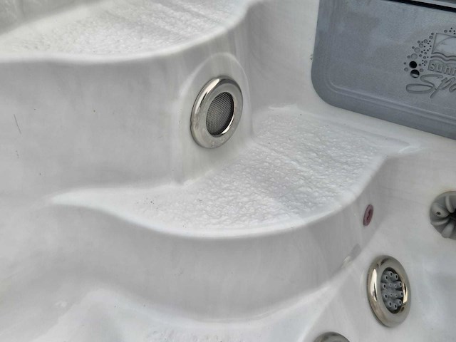 Sunrise 6 persoons jacuzzi en buitenspa - afbeelding 21 van  28