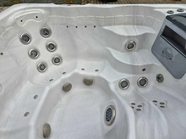 Sunrise 6 persoons jacuzzi en buitenspa - afbeelding 5 van  28