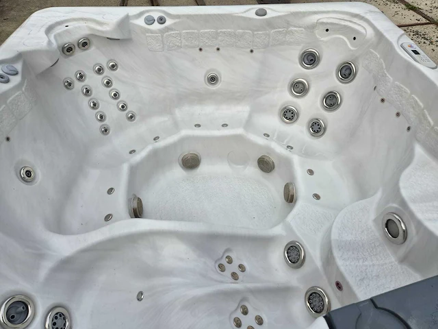 Sunrise 6 persoons jacuzzi en buitenspa - afbeelding 7 van  28