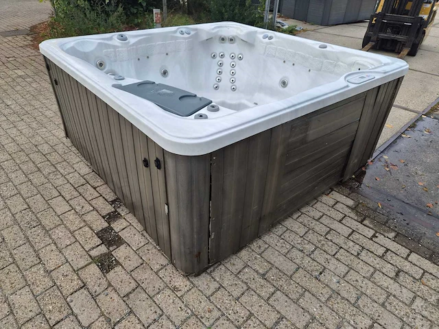 Sunrise 6 persoons jacuzzi en buitenspa - afbeelding 27 van  28
