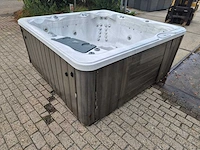 Sunrise 6 persoons jacuzzi en buitenspa - afbeelding 27 van  28