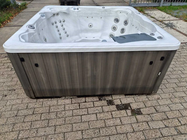 Sunrise 6 persoons jacuzzi en buitenspa - afbeelding 27 van  28