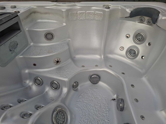 Sunrise 7 persoons jacuzzi en buitenspa - afbeelding 3 van  29