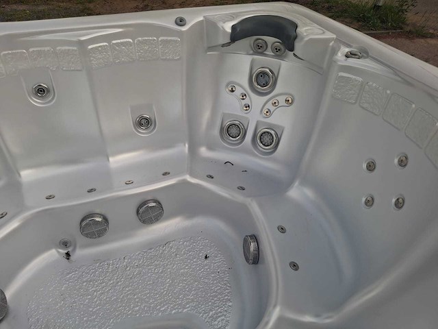 Sunrise 7 persoons jacuzzi en buitenspa - afbeelding 11 van  29