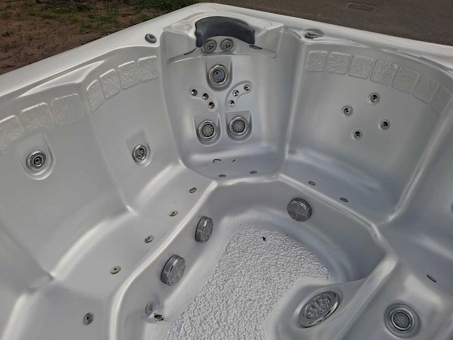Sunrise 7 persoons jacuzzi en buitenspa - afbeelding 20 van  29