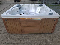 Sunrise 7 persoons jacuzzi en buitenspa - afbeelding 27 van  29