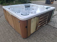 Sunrise 7 persoons jacuzzi en buitenspa - afbeelding 28 van  29