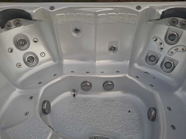 Sunrise 7 persoons jacuzzi en buitenspa - afbeelding 4 van  10