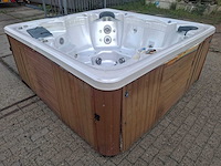 Sunrise 7 persoons jacuzzi en buitenspa - afbeelding 7 van  10