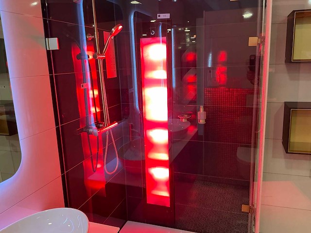 Sunshower combi black uv en infrarood 187x32x17cm zonnedouche - afbeelding 2 van  5