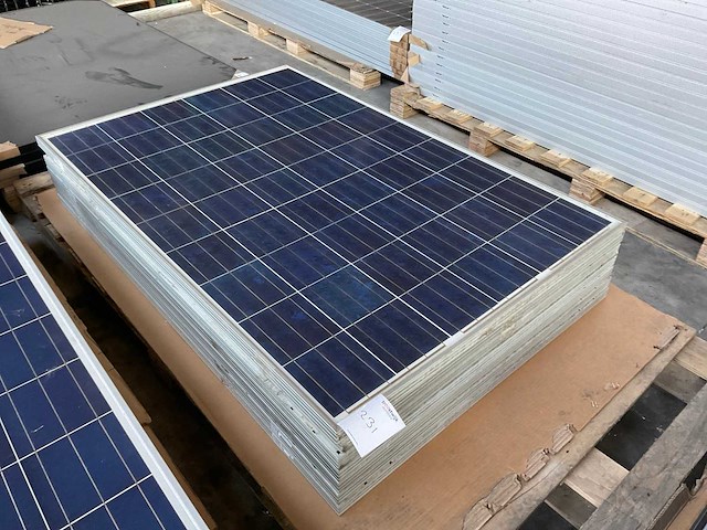 Suntech stp200-18/ud zonnepaneel (7x) - afbeelding 1 van  3