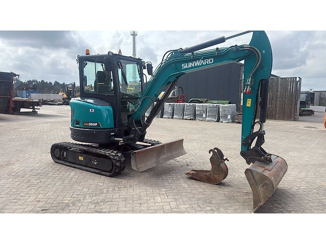 Sunward - 2022 - swe35uf - 572 uur - met airco - rupsgraafmachine - afbeelding 12 van  15