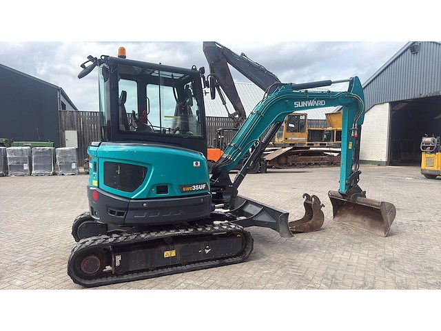 Sunward - 2022 - swe35uf - 572 uur - met airco - rupsgraafmachine - afbeelding 11 van  15
