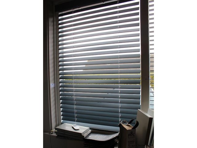 Sunway jaloezie met motor - afbeelding 1 van  2