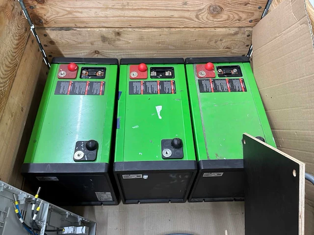 Super b nomia 12v 210ah lithium accu (4x) - afbeelding 1 van  3