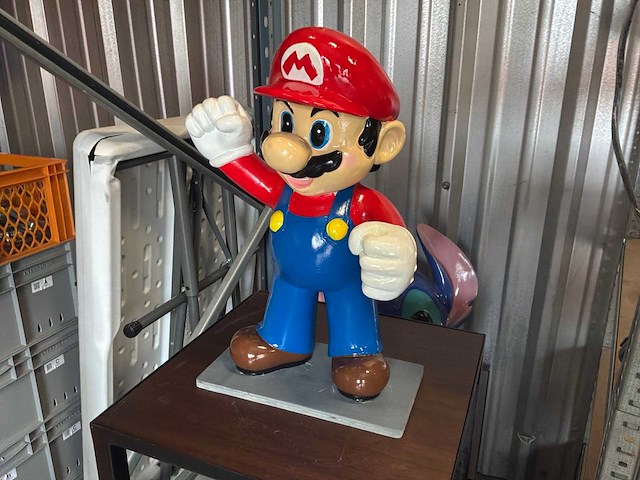 Super mario nintendo collectible beeld - afbeelding 1 van  2