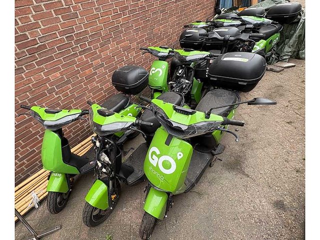 Super soco - go sharing - e-scooter (9x) - afbeelding 1 van  8