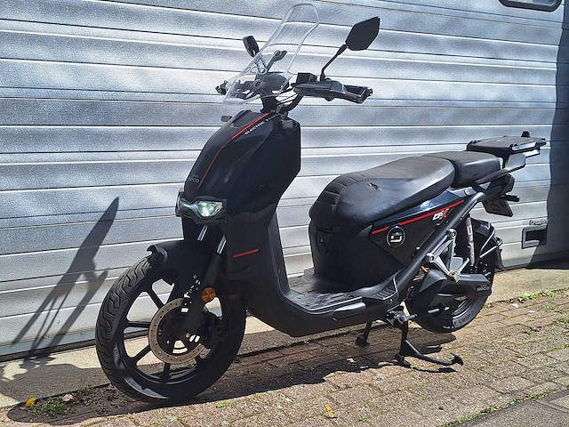 Super soco cpx 45 km elektrische bromscooter - afbeelding 2 van  7