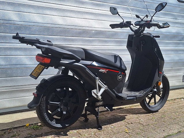 Super soco cpx 45 km elektrische bromscooter - afbeelding 5 van  7