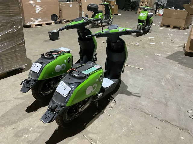 Super soco cux go sharing e-scooter (2x) - afbeelding 9 van  13
