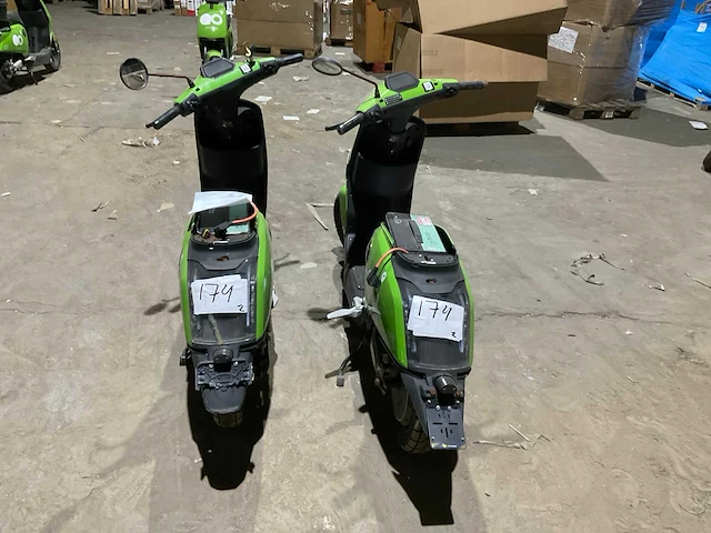 Super soco cux go sharing e-scooter (2x) - afbeelding 10 van  13