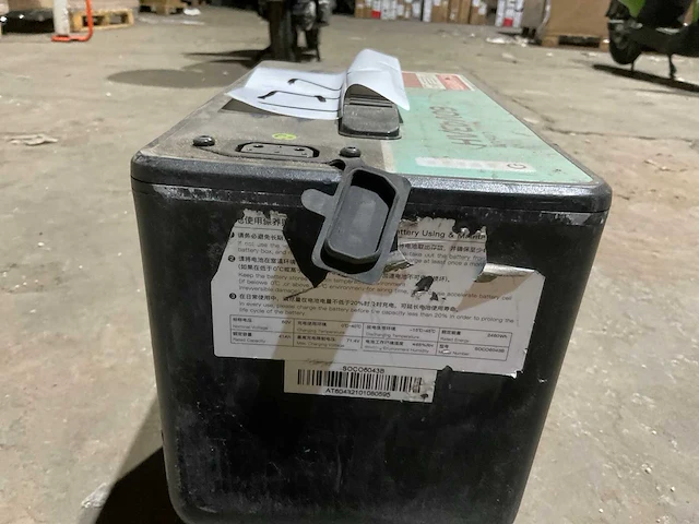 Super soco cux go sharing e-scooter accu - afbeelding 4 van  4