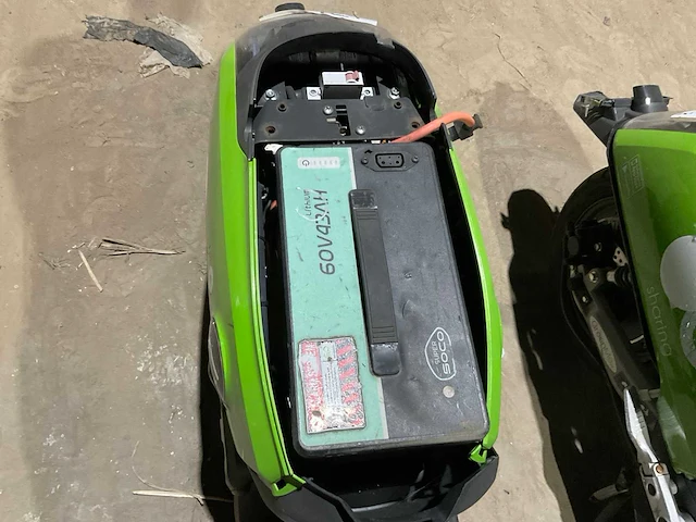 Super soco cux go sharing e-scooter - afbeelding 9 van  17