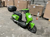 Super soco cux go sharing e-scooter - afbeelding 11 van  17