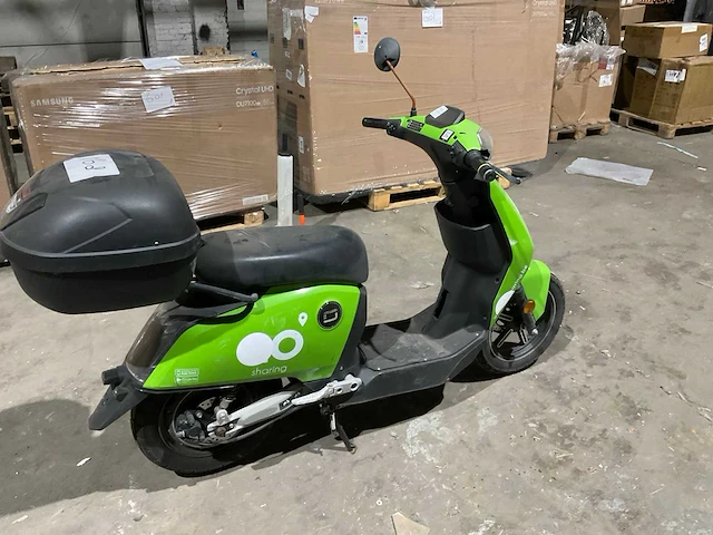 Super soco cux go sharing e-scooter - afbeelding 12 van  17