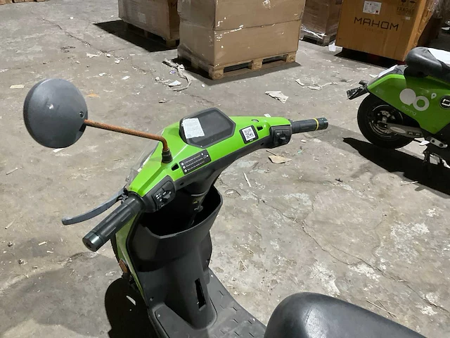 Super soco cux go sharing e-scooter - afbeelding 17 van  17