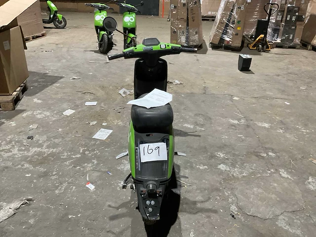 Super soco cux go sharing e-scooter - afbeelding 11 van  15