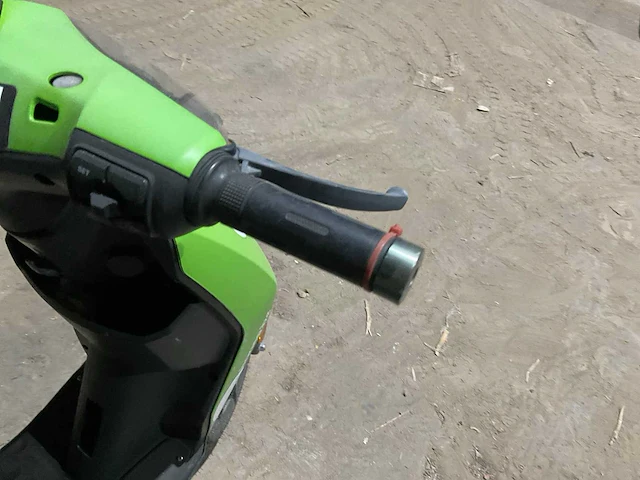 Super soco cux go sharing e-scooter - afbeelding 12 van  13