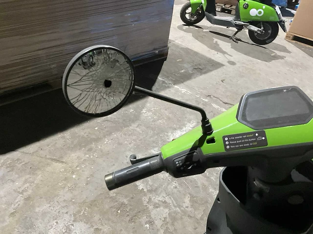 Super soco cux go sharing e-scooter - afbeelding 14 van  14