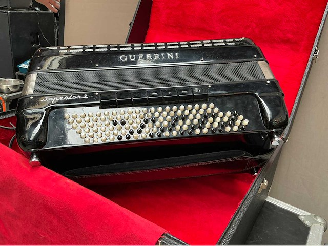 Superior 9 accordeon muziekinstrument - afbeelding 7 van  14