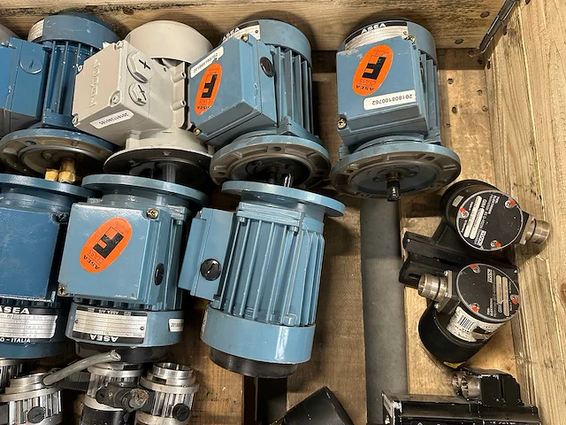 Superior electric, staubli - partij elektromotoren, servomotoren, vertragingsmotoren - afbeelding 2 van  13