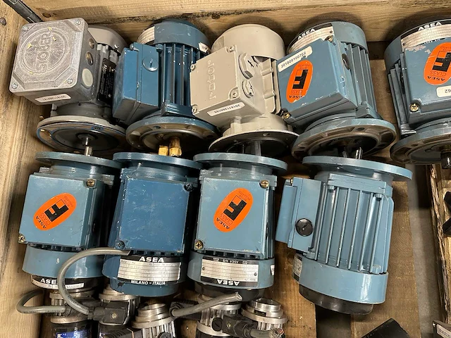 Superior electric, staubli - partij elektromotoren, servomotoren, vertragingsmotoren - afbeelding 10 van  13