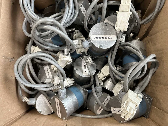 Superior electric, staubli - partij elektromotoren, servomotoren, vertragingsmotoren - afbeelding 12 van  13