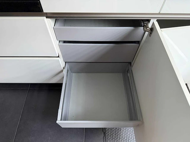 Superkeukens - keuken met aeg / miele apparatuur - afbeelding 10 van  24