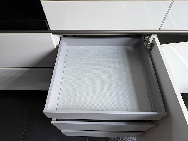 Superkeukens - keuken met aeg / miele apparatuur - afbeelding 23 van  24