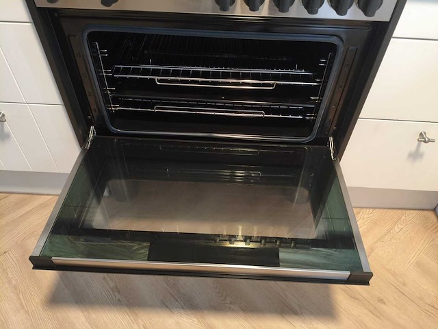 Superkeukens - keuken met apparatuur - afbeelding 2 van  9