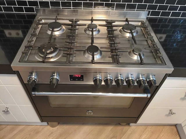 Superkeukens - keuken met apparatuur - afbeelding 5 van  16