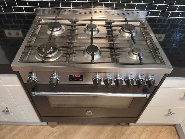 Superkeukens - keuken met apparatuur - afbeelding 2 van  21