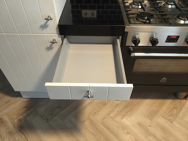 Superkeukens - keuken met apparatuur - afbeelding 16 van  21