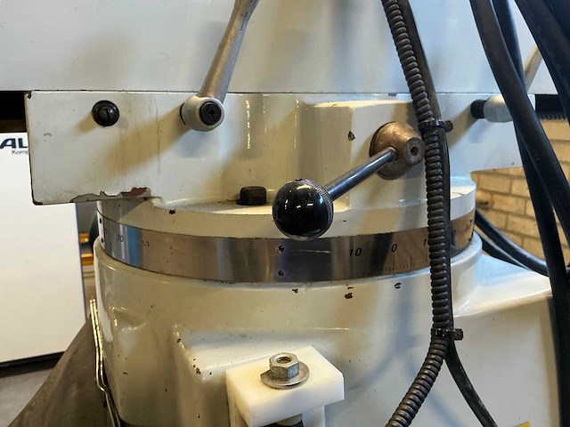 Supermax ycm-16vs cnc bedfreesmachine - afbeelding 15 van  29