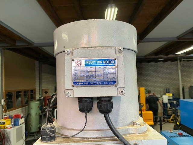 Supermax ycm-16vs cnc bedfreesmachine - afbeelding 20 van  29