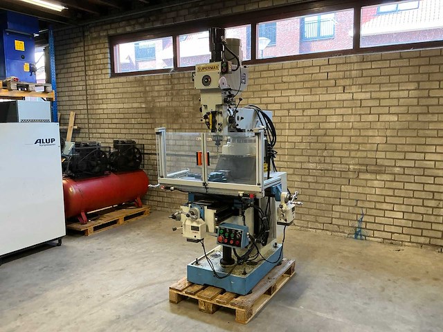 Supermax ycm-16vs cnc bedfreesmachine - afbeelding 12 van  29