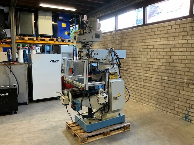 Supermax ycm-16vs cnc bedfreesmachine - afbeelding 23 van  29