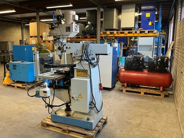 Supermax ycm-16vs cnc bedfreesmachine - afbeelding 24 van  29